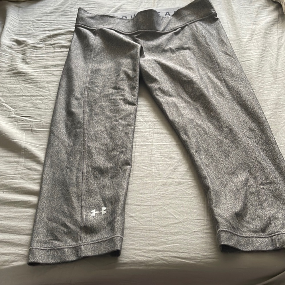 Under Armour Gray Heatgear Yoga Pants size Large